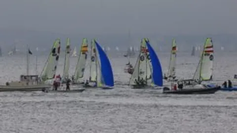 “活塞狂扫鹈鹕46分：墨菲仅49秒受伤离场，锡安独得30分闪耀全场，麦科勒姆手感低迷15投仅1中”